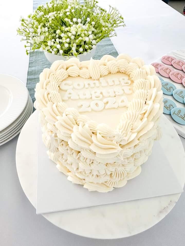 Heart shaped celebration cake 🩷